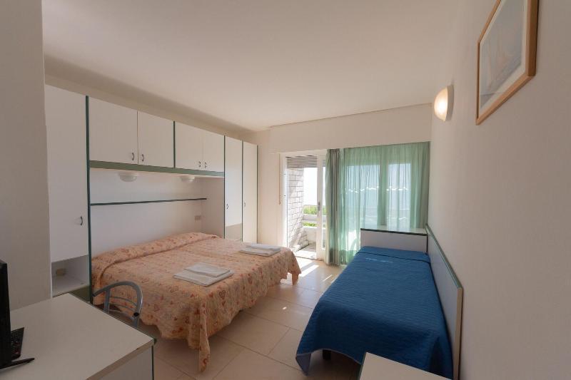 Hotel Ambra ลินญาโน ซับเบียโดโร ภายนอก รูปภาพ