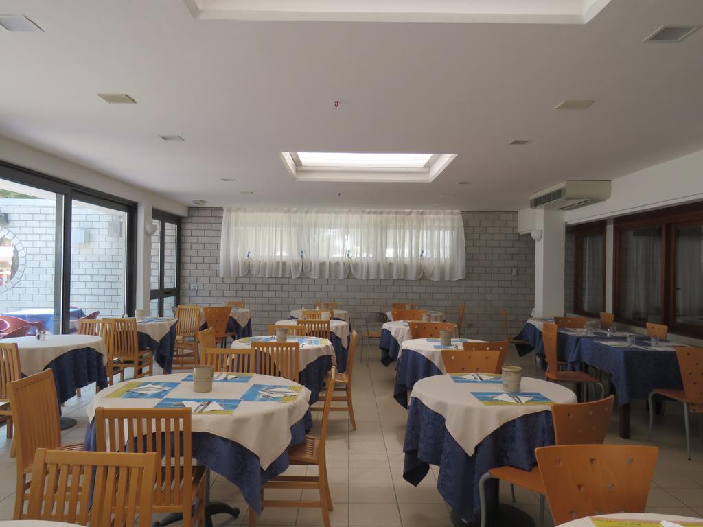 Hotel Ambra ลินญาโน ซับเบียโดโร ภายนอก รูปภาพ