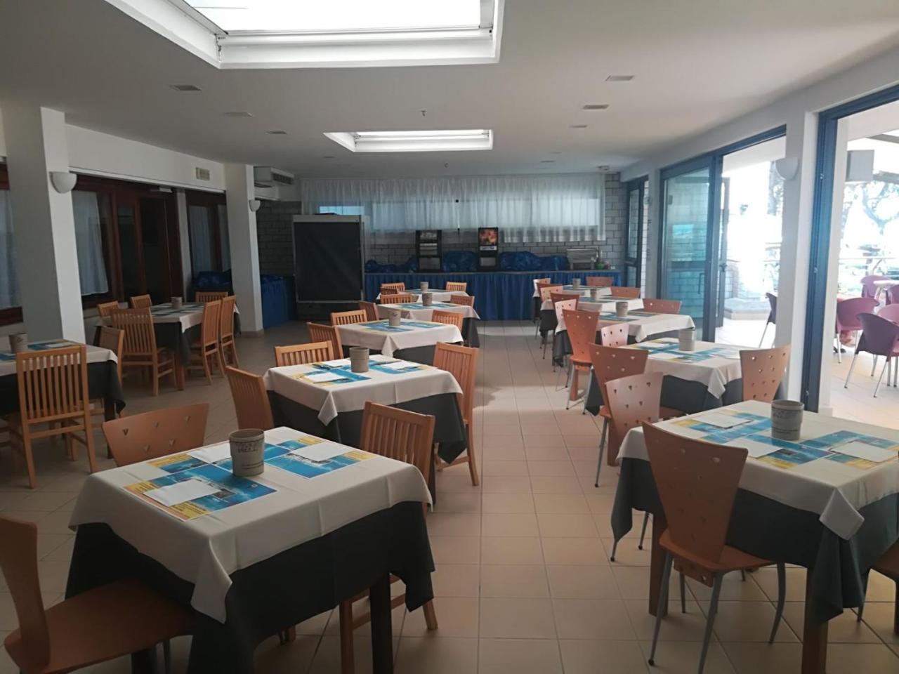 Hotel Ambra ลินญาโน ซับเบียโดโร ภายนอก รูปภาพ