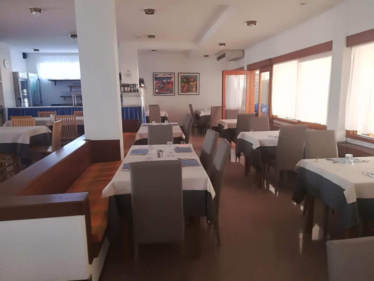 Hotel Ambra ลินญาโน ซับเบียโดโร ภายนอก รูปภาพ