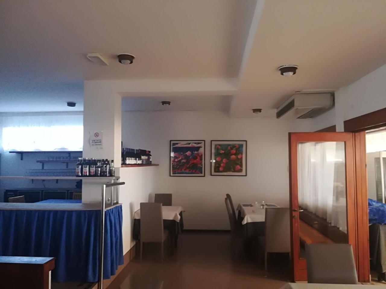 Hotel Ambra ลินญาโน ซับเบียโดโร ภายนอก รูปภาพ