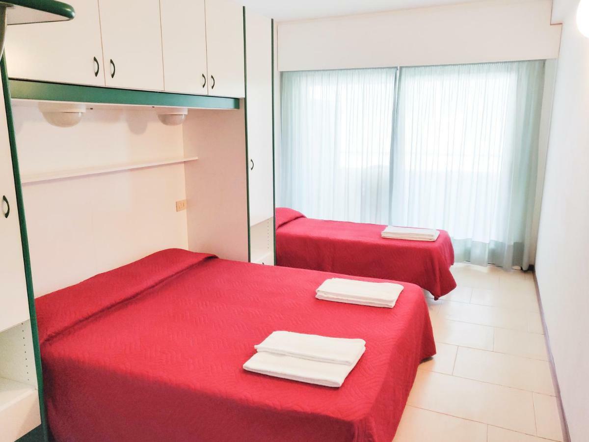 Hotel Ambra ลินญาโน ซับเบียโดโร ภายนอก รูปภาพ