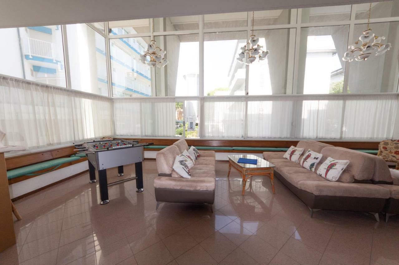 Hotel Ambra ลินญาโน ซับเบียโดโร ภายนอก รูปภาพ