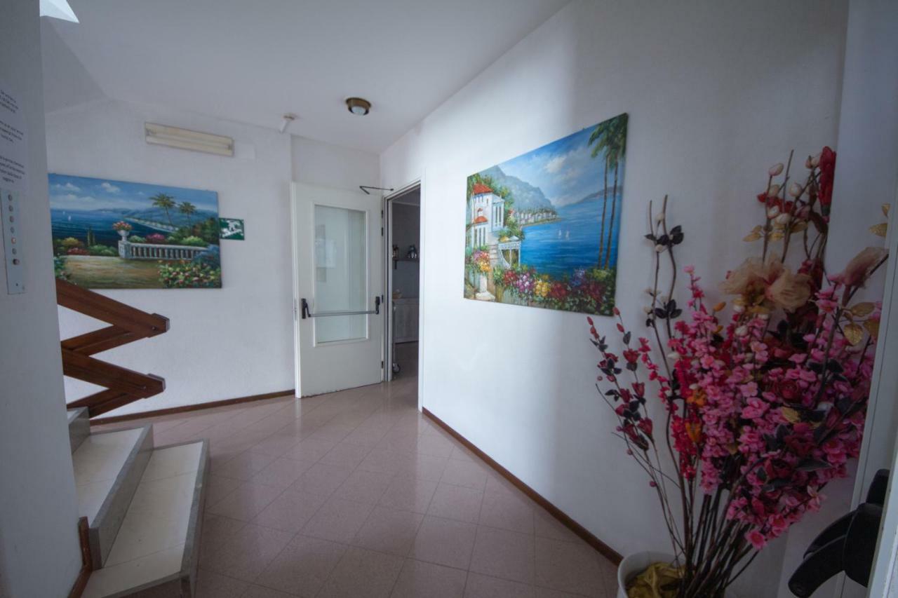 Hotel Ambra ลินญาโน ซับเบียโดโร ภายนอก รูปภาพ